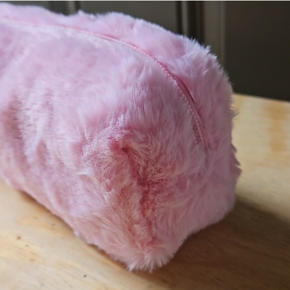 BARBIE PLUSH PENCIL CASE - Picture 4 of 11